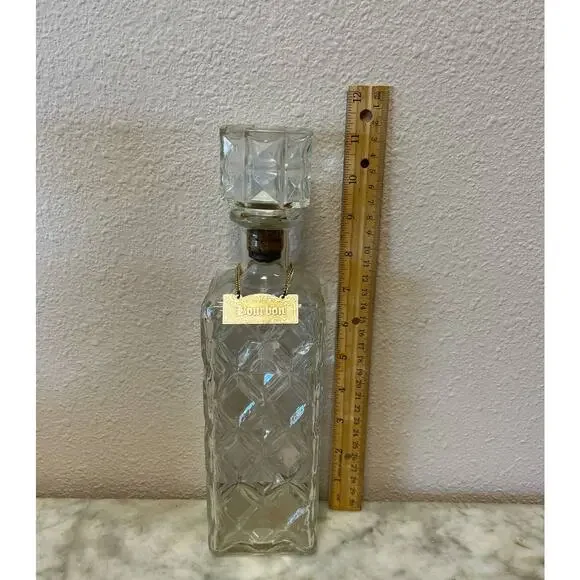 Vintage antique square Bourbon cut glass decanter - Picture 6 of 7